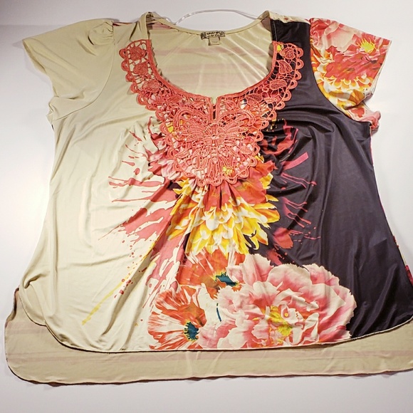 ONE WORLD Tops - Energe Women's 2X Top Flowers and Rhinestones